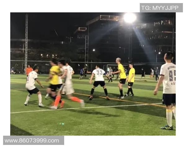 高清足球明星海报全集尽享球场风采与激情瞬间的视觉盛宴